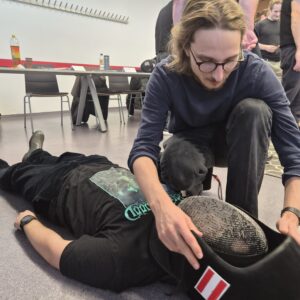 Abnehmen einer Maske Abnehmen einer Maske